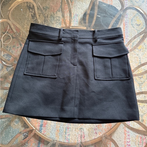 Theory Black Mini Skirt with Pockets - Picture 1 of 4